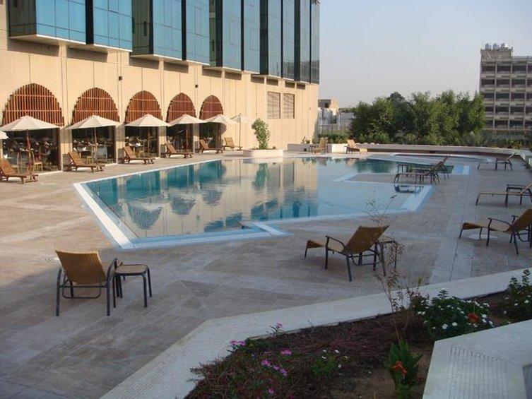 Basra International Hotel Exterior foto