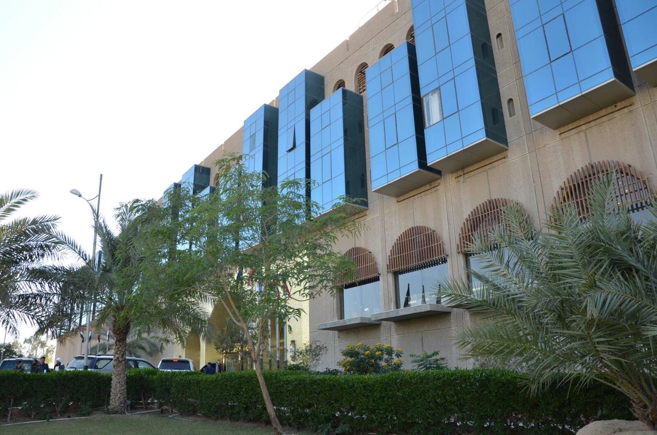 Basra International Hotel Exterior foto